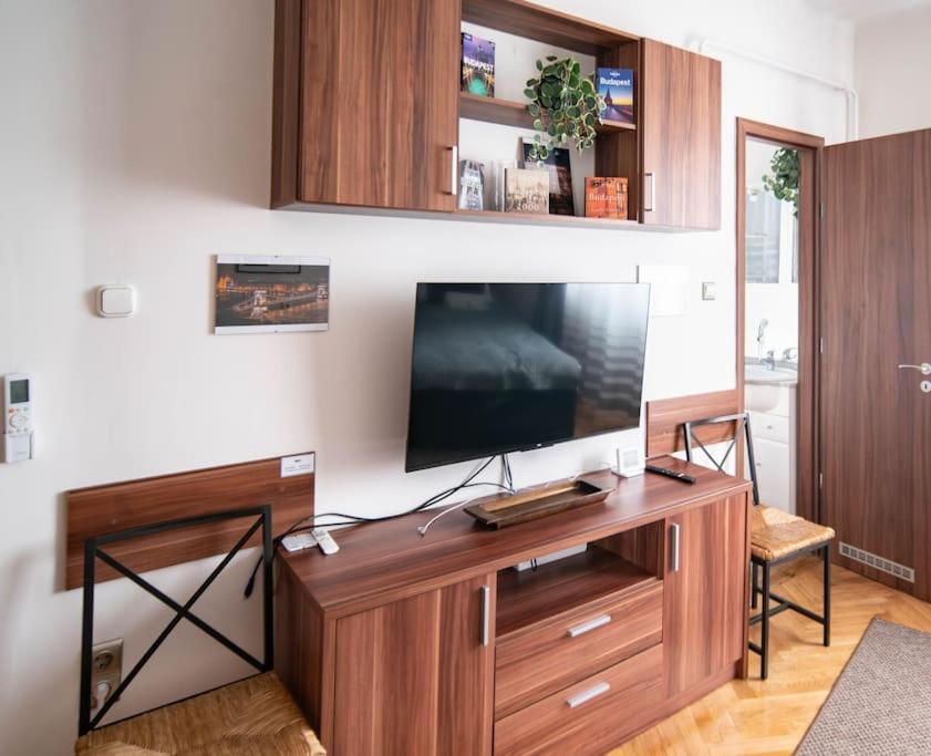 Bumblebee Apartment With Ac Budapest Eksteriør bilde